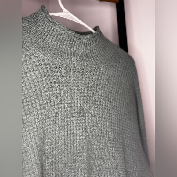 American Eagle Outfitters Green Turtleneck Sweater - Picture 3 of 6